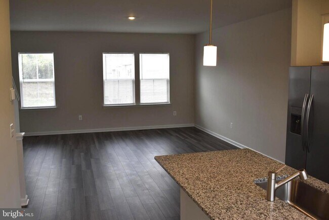 Building Photo - 119 Brashear Ct