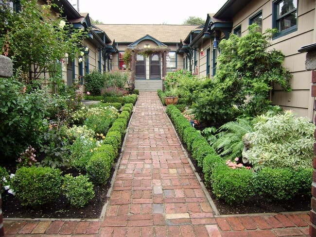 Interior Photo - Summit Terrace