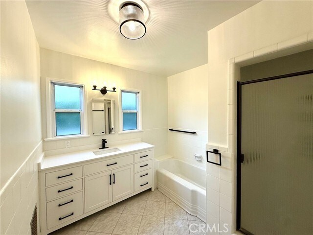 Building Photo - 11559 Blix St