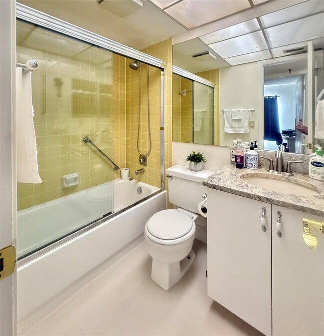 Building Photo - 4640 Lucerne Lakes Blvd W