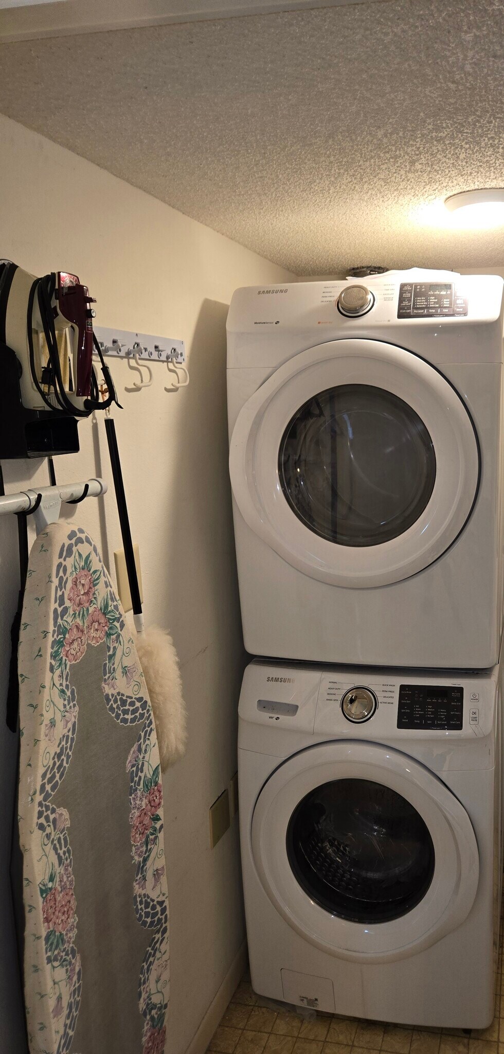Laundry Room - 5196 Lake Village Dr