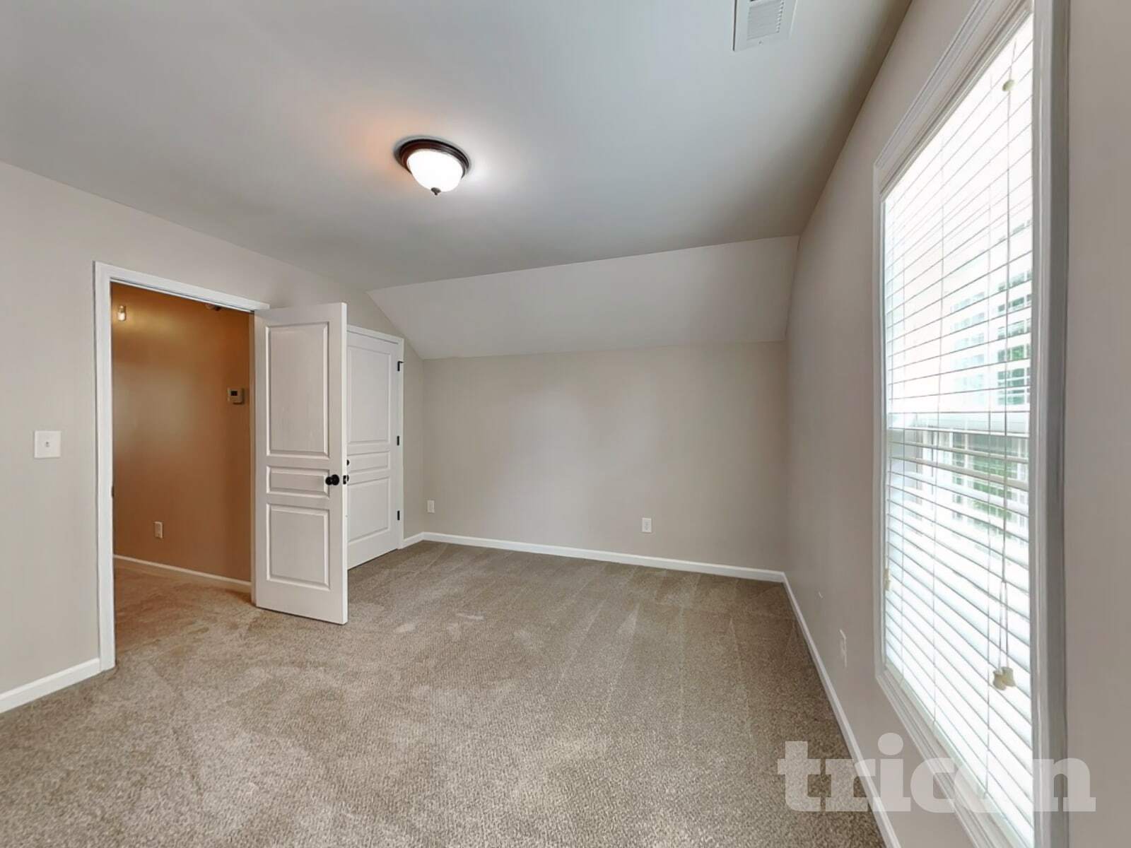 Building Photo - 557 McCarthy Dr