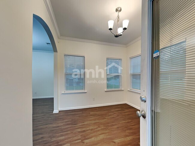 Building Photo - 108 Martello Rd