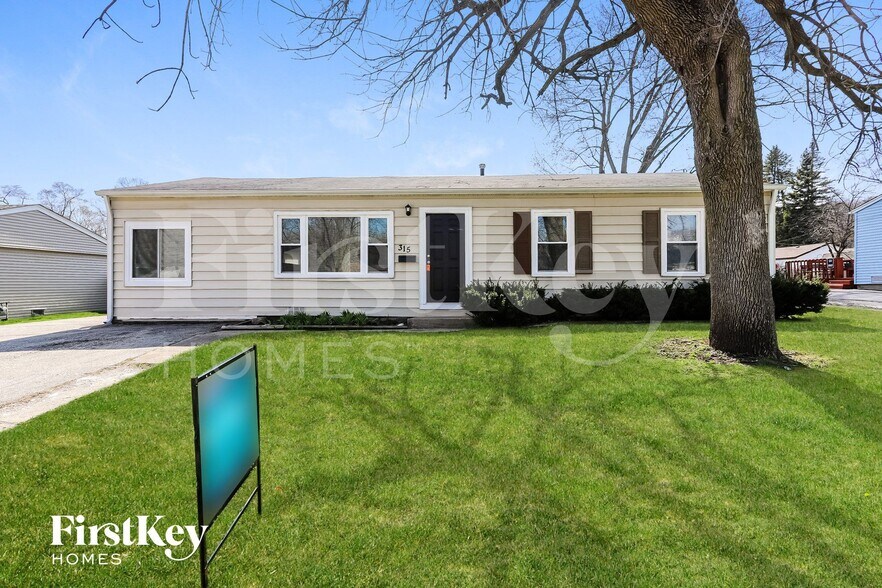 Primary Photo - 315 Four Winds Way