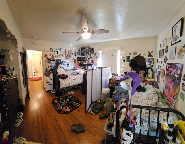 Building Photo - 7 Bedroom 3 bath home close to POLY!!!!