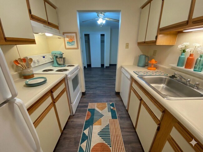 Building Photo - 143 Eastern Ave