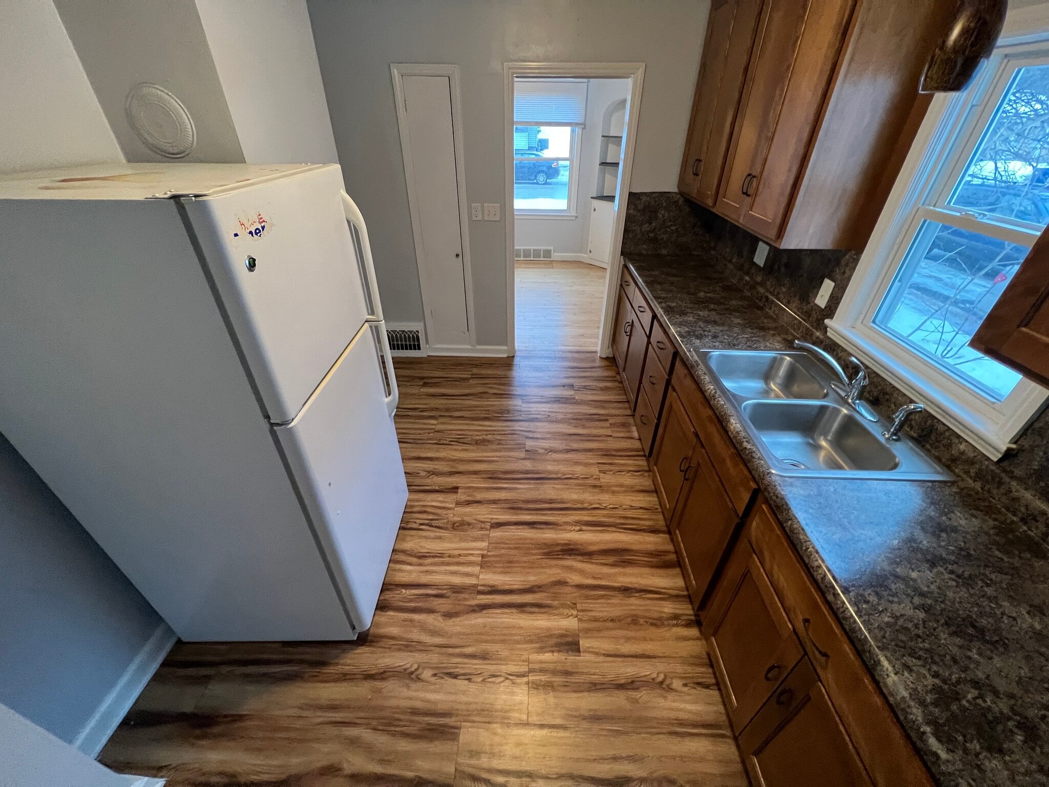 Building Photo - 828 S 9th Ave