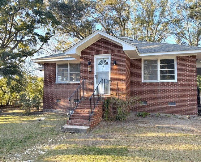 Building Photo - 2 Bedroom | 1 Bathroom Home – Downtown Charleston - Available NOW! Short term lease!
