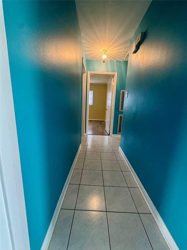 Building Photo - 8418 Hazen St