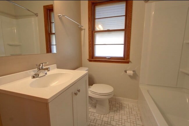 Building Photo - 109 Strese Ln