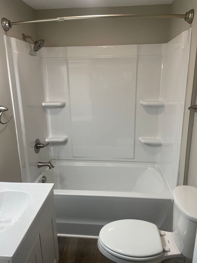 Building Photo - 4891 Doris St