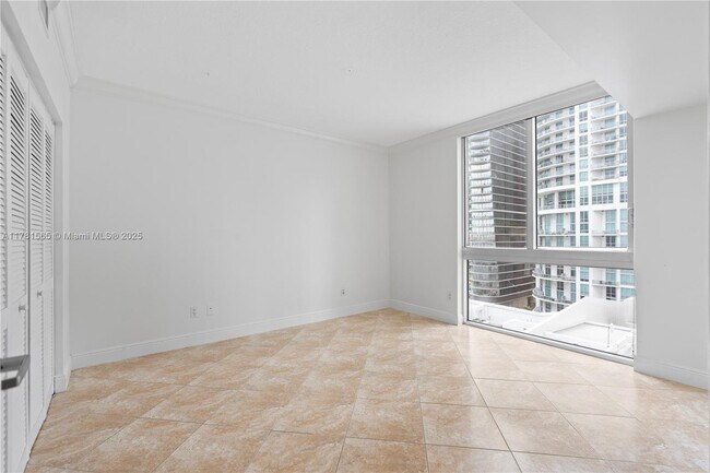 Building Photo - 325 S Biscayne Blvd