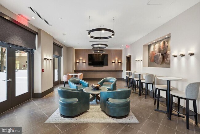 Building Photo - 3101 N Hampton Dr