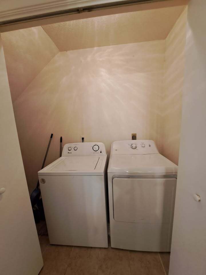 Building Photo - 1112 Leslie Cir