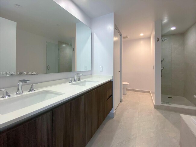 Building Photo - 488 NE 18th St