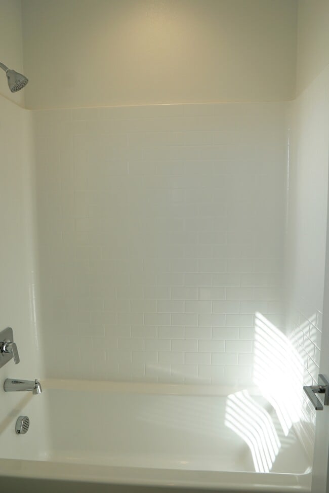 Building Photo - 74371 Nichols Dr