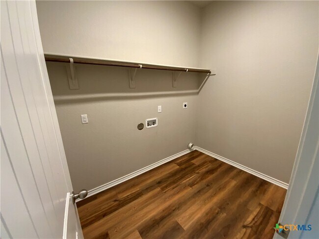 Building Photo - 6017 Worthing Dr