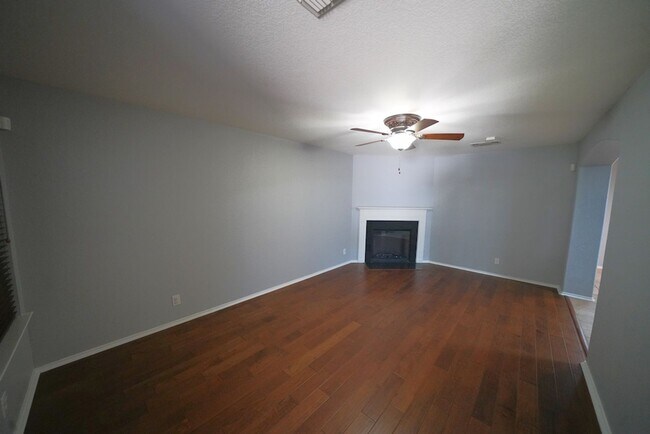 Building Photo - Lovely Cul-De-Sac Home in Schertz/Cibolo N...