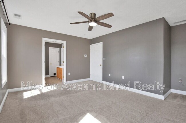 Building Photo - 304 Hawthorn Dr