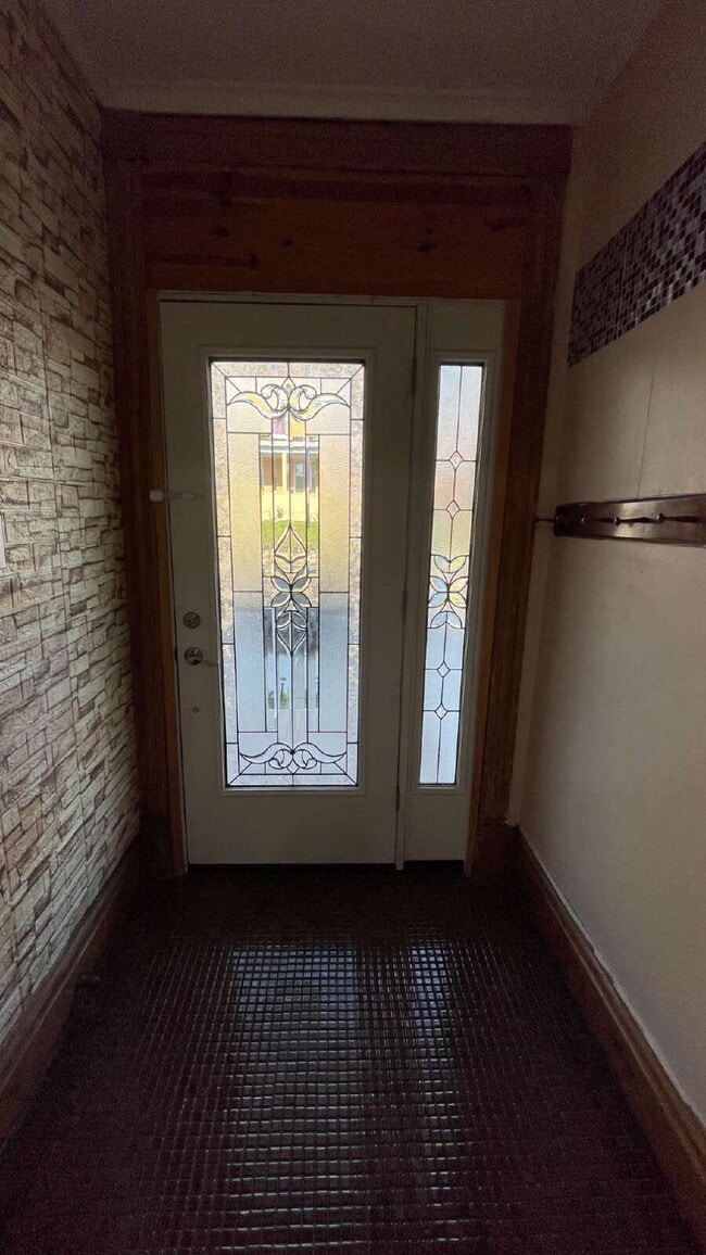 Building Photo - 19 S 6th St