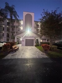 Building Photo - 1351 SW 125th Ave