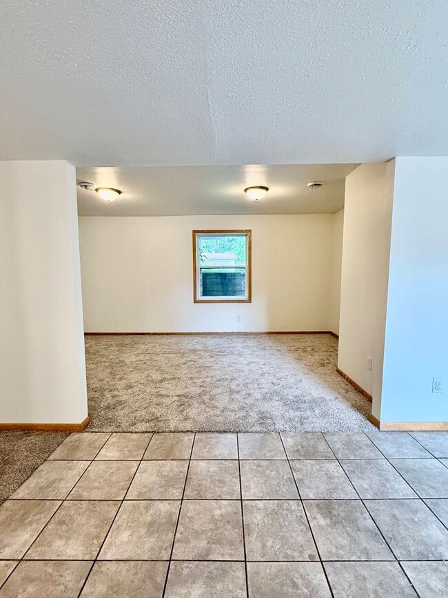 Building Photo - 920 18th Ave SW
