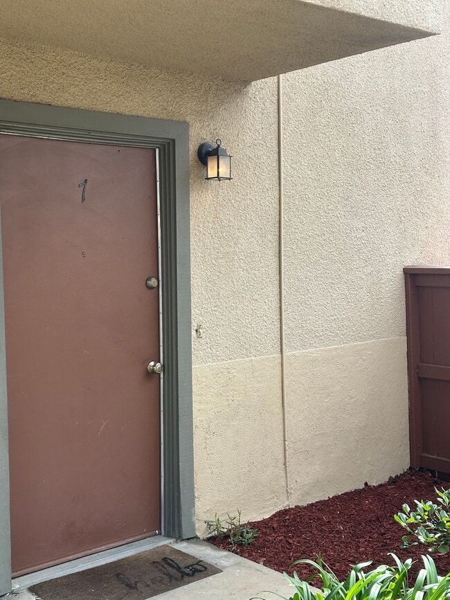 Building Photo - 7434 Mesa College Dr