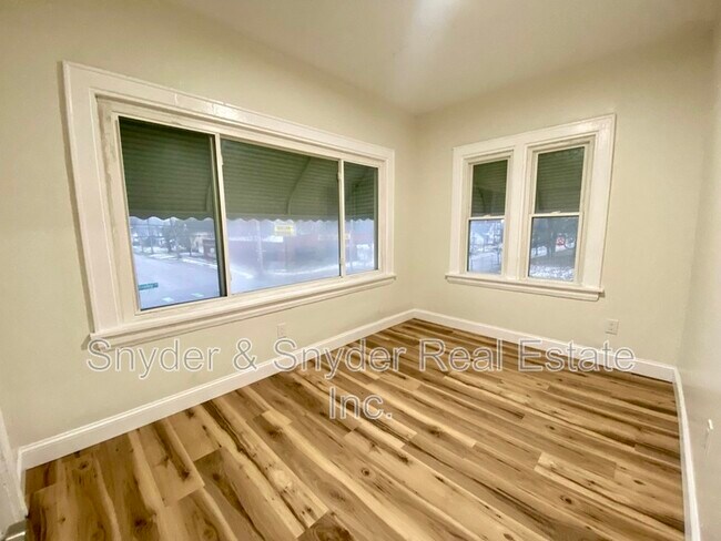 Building Photo - 884 Copley Rd