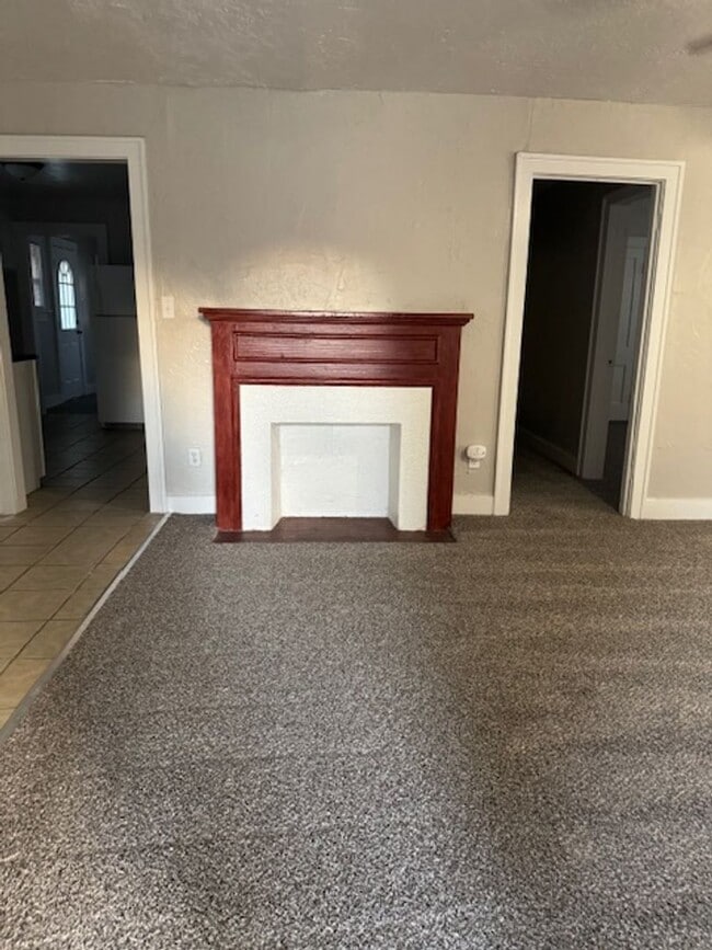 Building Photo - Gables Home