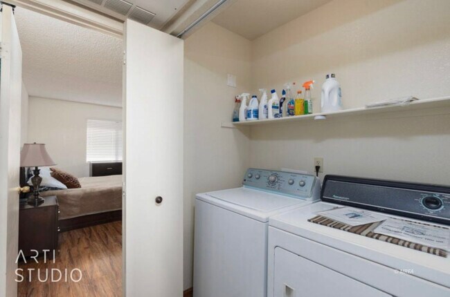 Building Photo - 459 Mesa Blvd