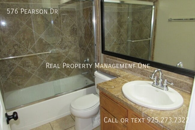 Building Photo - 576 Pearson Dr