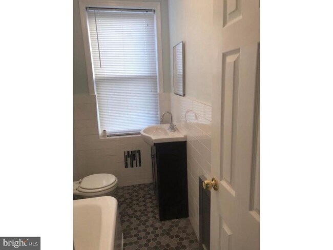 Building Photo - 4749 James St