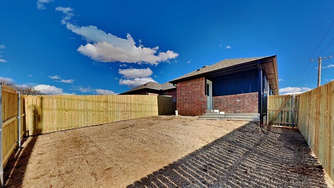 Building Photo - LUXURY BRAND NEW 3 Bedroom 2 Bath Duplex in Piedmont Schools (Neighborhood Park)