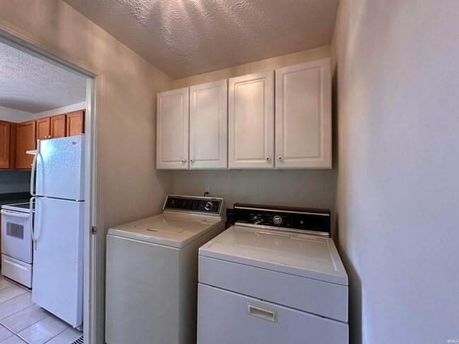 Building Photo - 7411 Bent Branch Dr