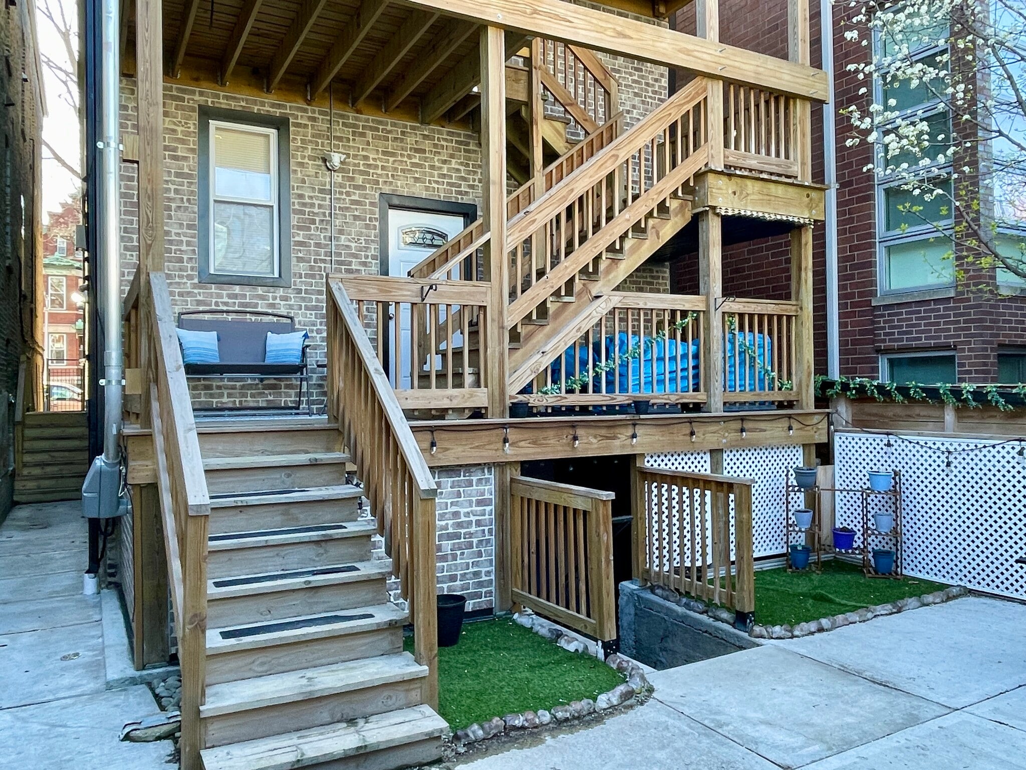 Building Photo - 1725 N Honore St