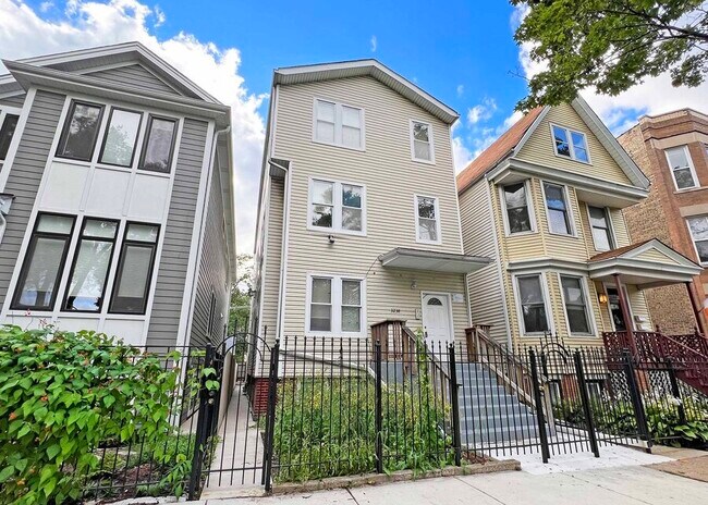 Building Photo - 3238 N Whipple St