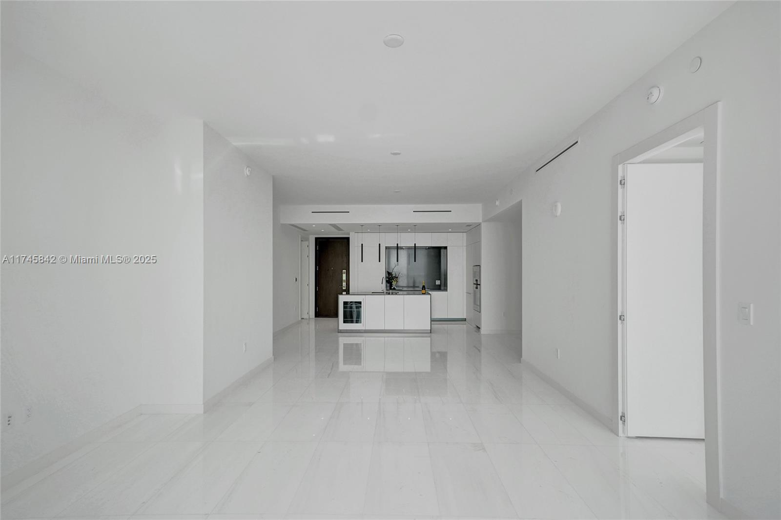 Building Photo - 300 Biscayne Boulevard Way