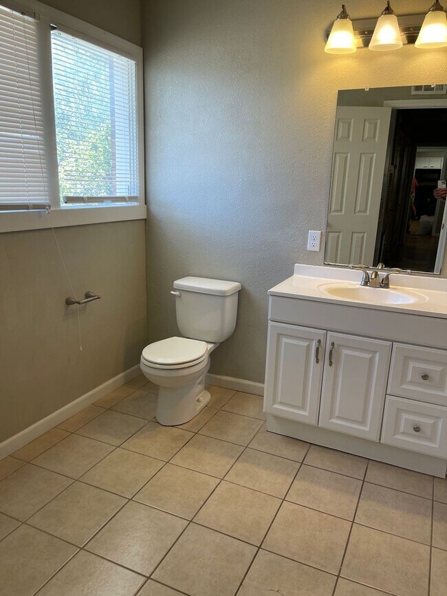 Building Photo - Pre Leasing for fall 2026! 4/3.5 in Tech Terrace!