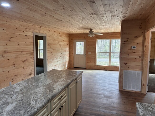 Building Photo - 3552 Douglas-Hyatt Rd