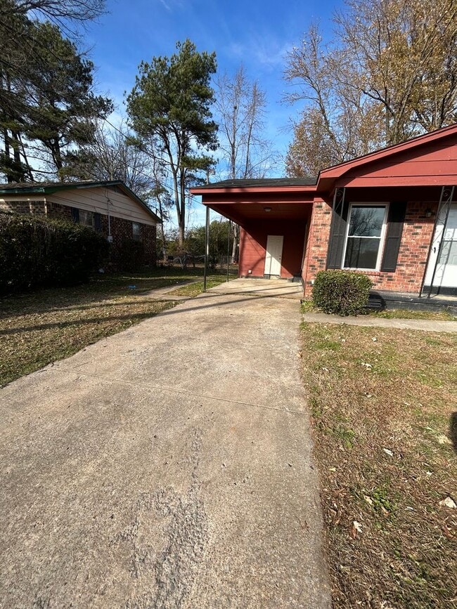 Building Photo - 115 Tisdale St