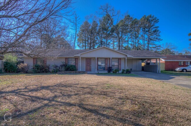 Building Photo - 4 bedroom 2.5 bathroom **$300 OFF 1ST MONTH