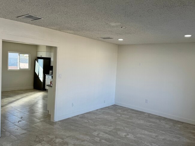 Building Photo - 2241 N Carroll St