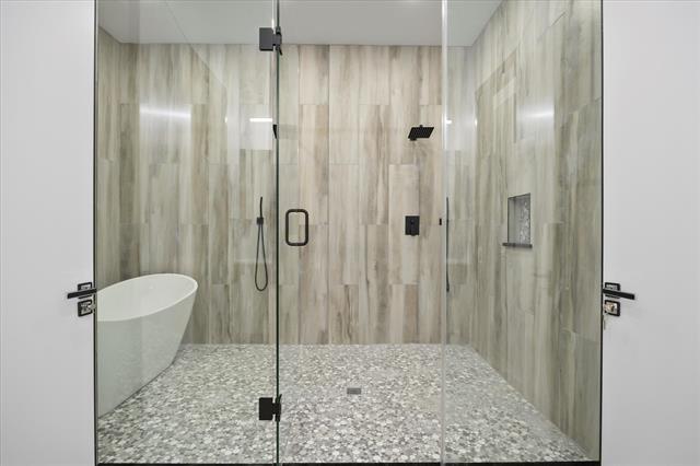 Building Photo - 2811 Rodeo Dr