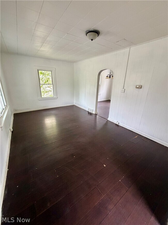Building Photo - 1725 Midland Ave