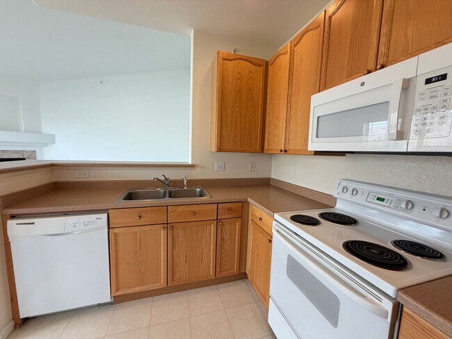 Building Photo - 8456 S Hoyt Way