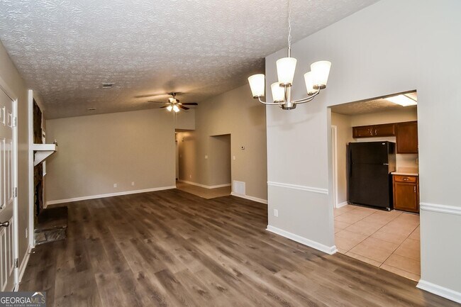 Building Photo - 263 Independence Dr