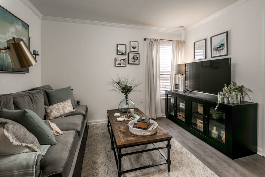 Landmark Apartments 5501 Old Montgomery Hwy Tuscaloosa AL 35405