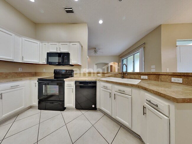 Building Photo - 2657 Snail Kite Court