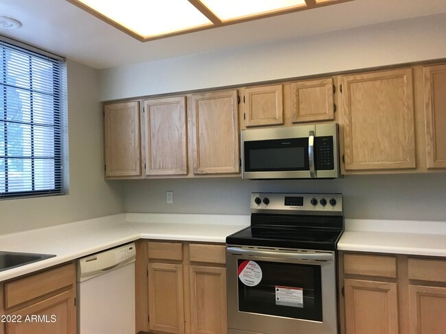 Building Photo - 11515 N 91st St