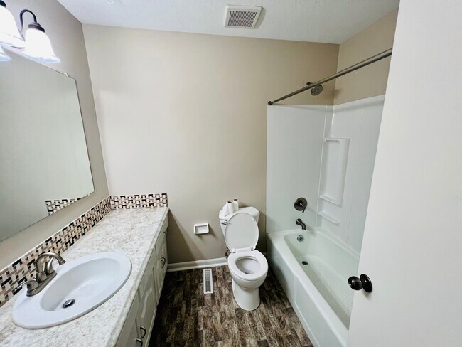 Building Photo - 5035 S 163rd Ave